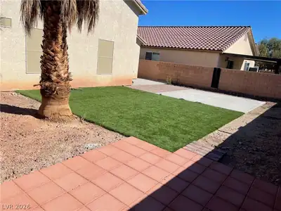 2837 Shayla Bay Avenue Yard