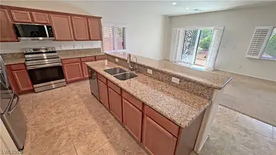 5225 Lilia Avenue Kitchen