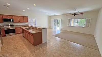5225 Lilia Avenue Living Room