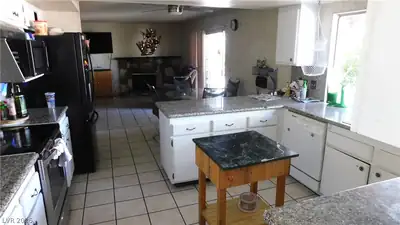 6600 Pickford Lane Kitchen