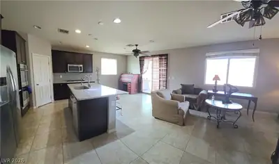11211 Carlin Farms Street Living Room