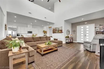 120 Barclay Heights Avenue Living Room