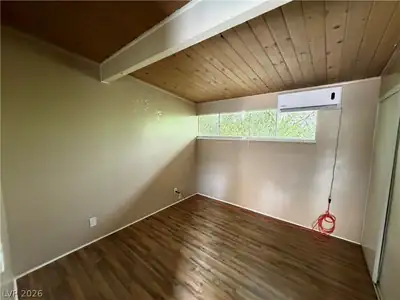 4512 Exposition Avenue Bedroom