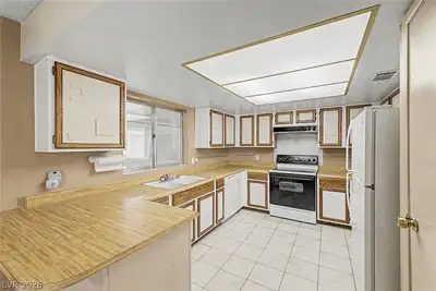 2112 Cameron Street Kitchen
