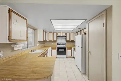 2112 Cameron Street Kitchen