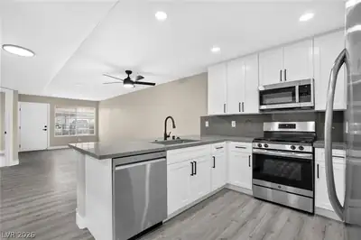 2106 Sleepy Court Kitchen
