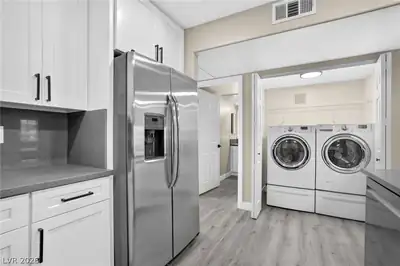 2106 Sleepy Court Kitchen