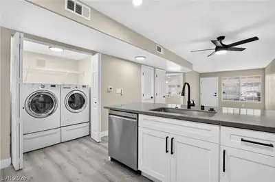 2106 Sleepy Court Kitchen