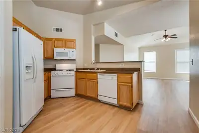 10550 West Alexander Road 2217 Kitchen