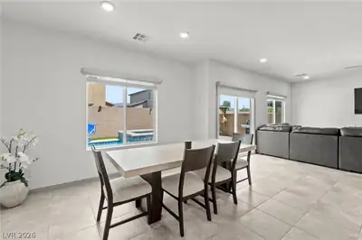 950 Willow Berry Avenue Dining Area