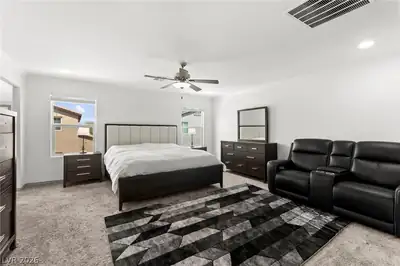 950 Willow Berry Avenue Bedroom