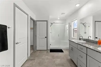 950 Willow Berry Avenue Primary Bathroom