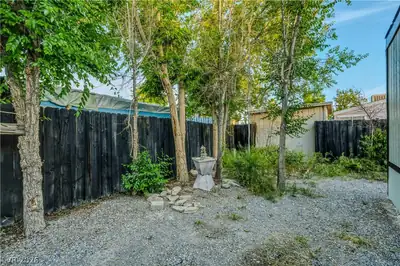 71 Vegas Valley Drive Yard