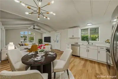 71 Vegas Valley Drive Dining Area