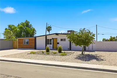 1945 Palma Vista Avenue Front of Structure