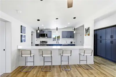 1945 Palma Vista Avenue Kitchen