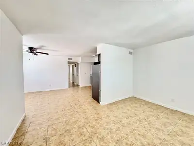 2920 Siki Court C Living Room