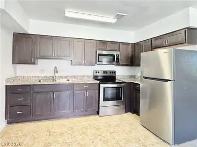 2920 Siki Court C Kitchen