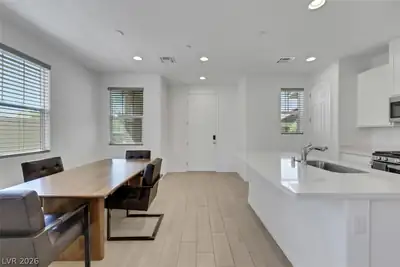 892 Cottonwood Hill Place Dining Area