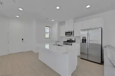 892 Cottonwood Hill Place Kitchen