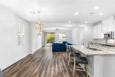 12424 Piazzo Street Kitchen