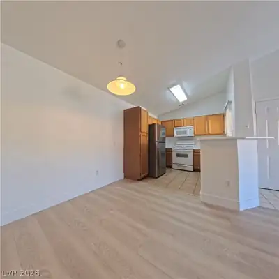 5415 West Harmon Avenue 2166 Dining Area