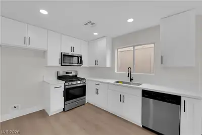 3502 Gold Sluice Avenue Kitchen