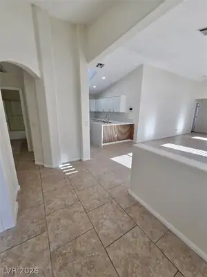 5692 Great Eagle Court Entrance Foyer