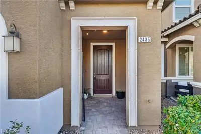 2435 Bellinzona Place Entry