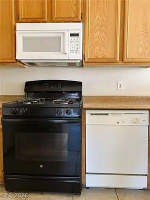 4730 East Craig Road 2094 Kitchen