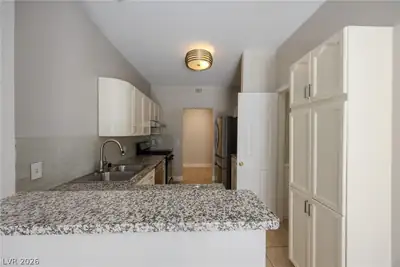 2605 Glen Green Avenue Kitchen