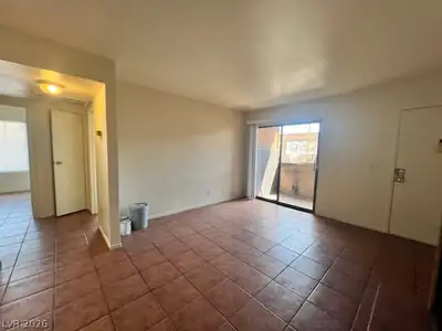 519 Fir Street D Living Room