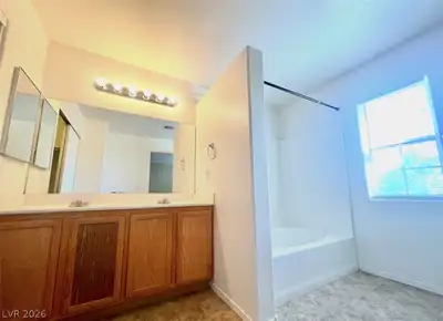 10408 COFFEE GRINDER Court 0 Primary Bathroom