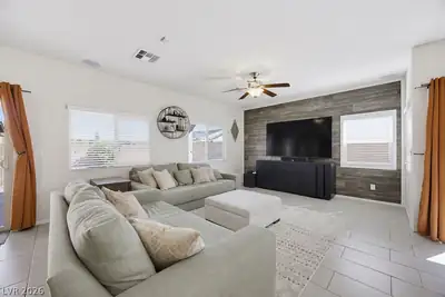 9138 Irish Elk Avenue Living Room