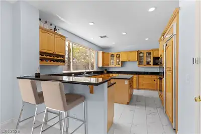 32 Cascade Lake Street Kitchen