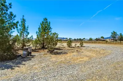 1890 West Anns Road Yard