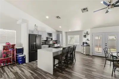 5438 Iberville Street Kitchen