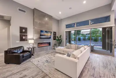 10494 Calico Terrace Avenue Living Room