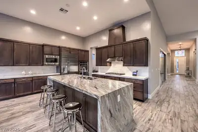 10494 Calico Terrace Avenue Kitchen