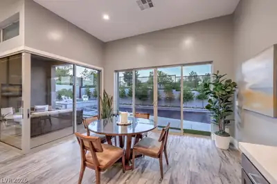 10494 Calico Terrace Avenue Dining Area