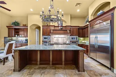 5067 Mountain Foliage Drive Kitchen