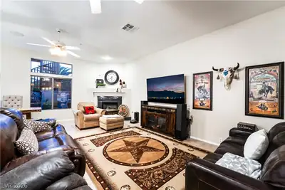 1580 Bamboo Bay Drive Living Room