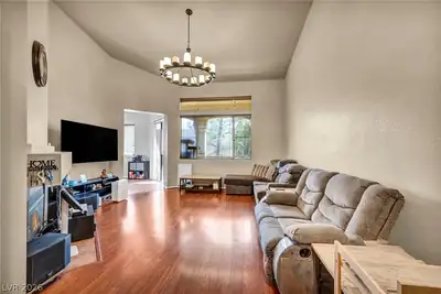 5155 West Tropicana Avenue 2100 Living Room