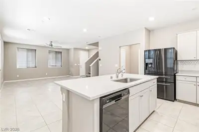 2834 Turnstone Ridge Street Kitchen
