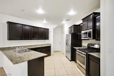 2845 Rough Green Street Kitchen