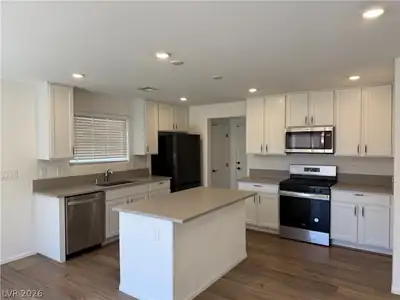 5299 Barcola Avenue Kitchen