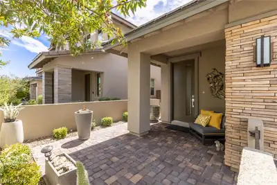 9761 Pyrite Mystery Avenue Entry
