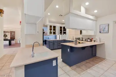 7110 La Cienega Street Kitchen