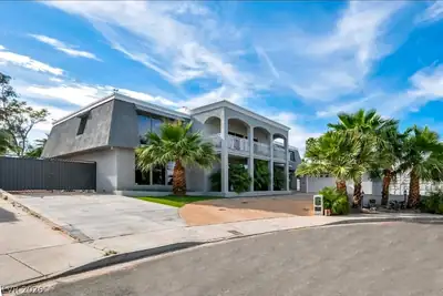 1400 Maria Elena Drive, Las Vegas