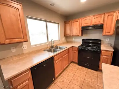 4446 Avery Park Avenue Kitchen